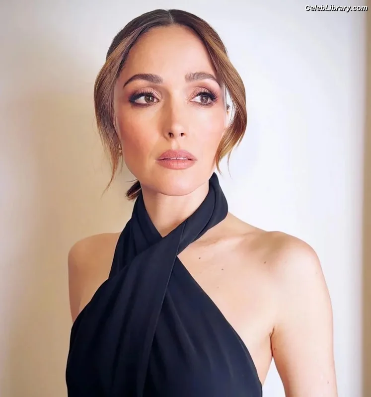 Rose Byrne photo 21 of 435