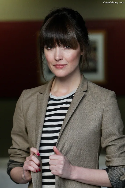 Rose Byrne photo 23 of 435