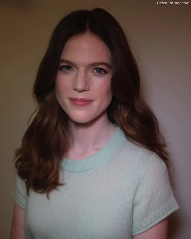 Rose Leslie photo 4 of 44