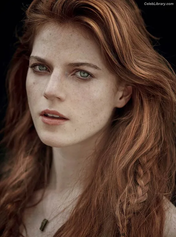 Rose Leslie photo 9 of 44