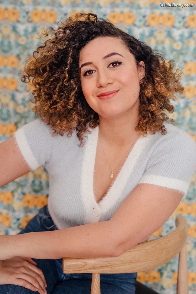 Rose Matafeo photo 8 of 41