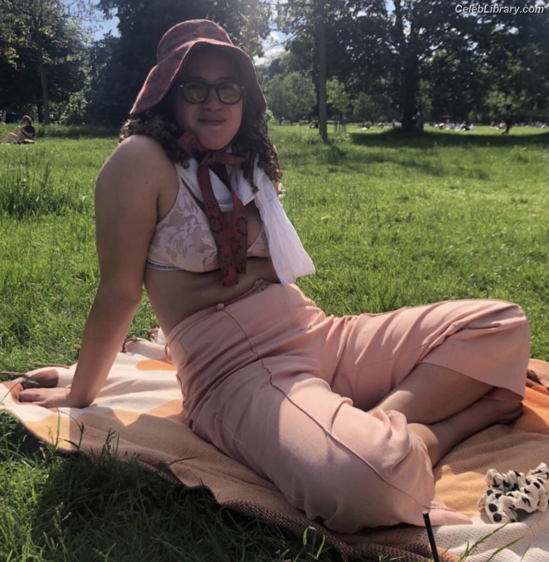 Rose Matafeo photo 20 of 41