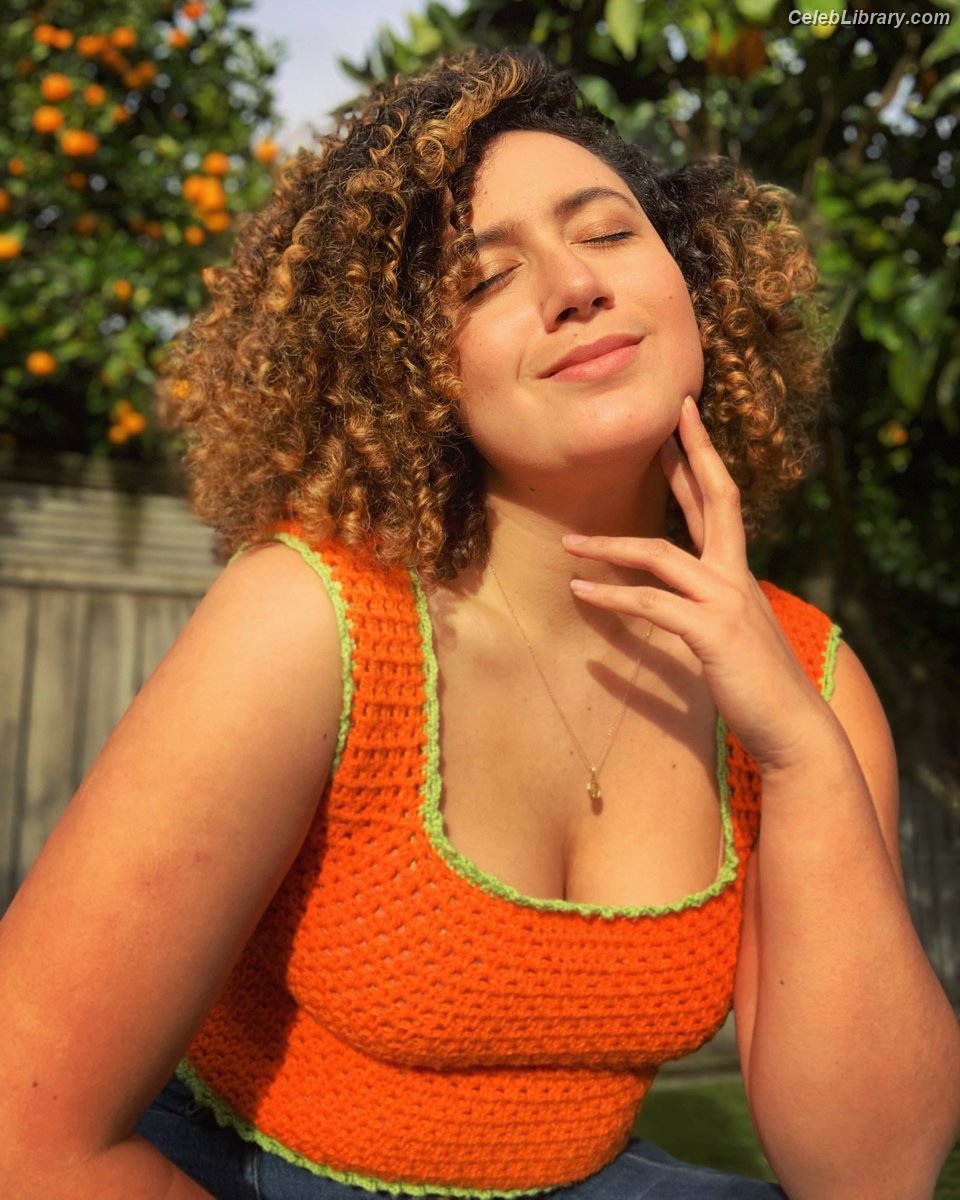 Rose Matafeo photo 5 of 41