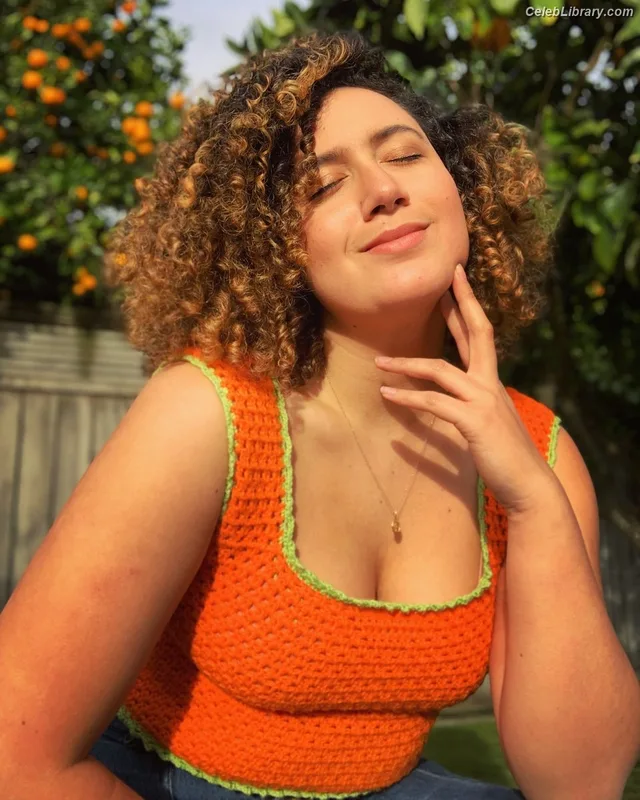 Rose Matafeo photo 5 of 41