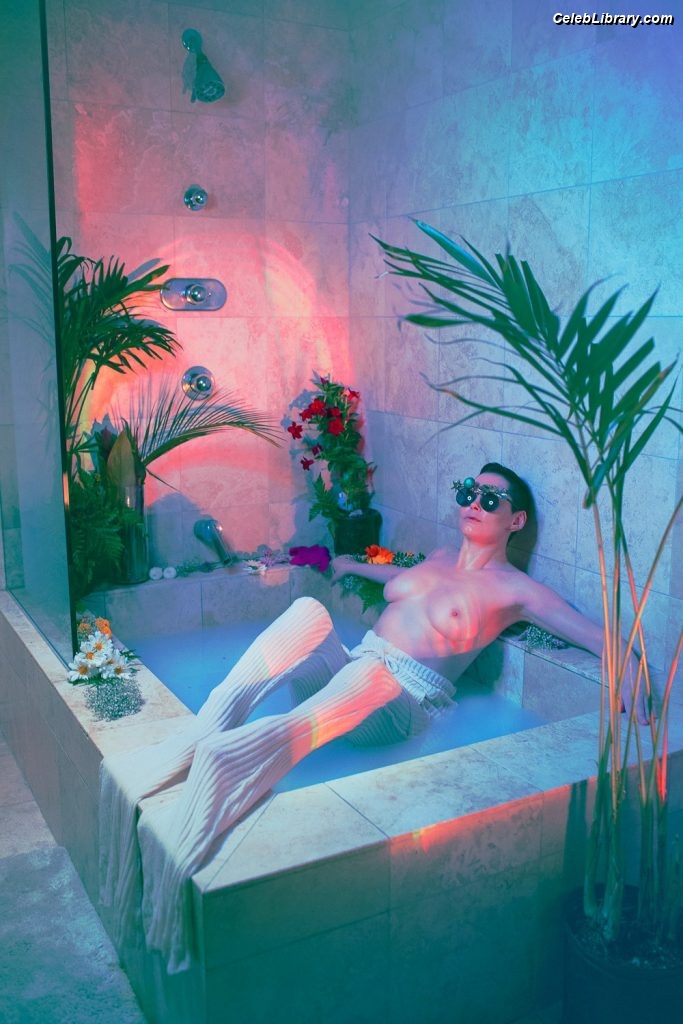 Rose McGowan photo 9 of 218