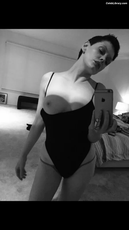 Rose McGowan photo 1 of 218