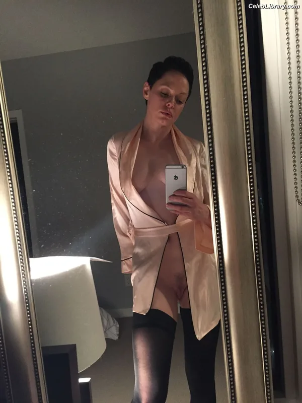 Rose McGowan photo 24 of 218