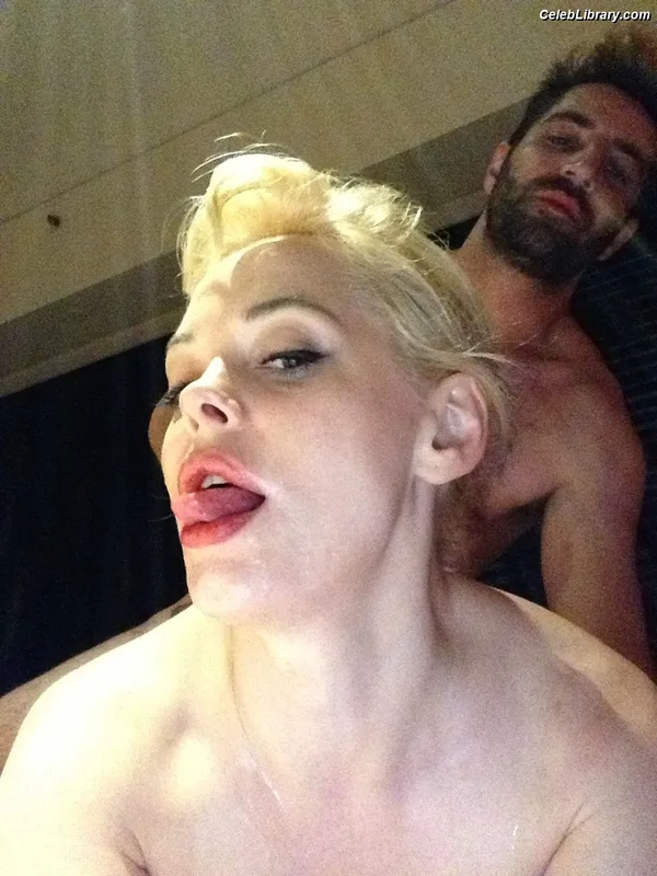 Rose McGowan photo 3 of 218