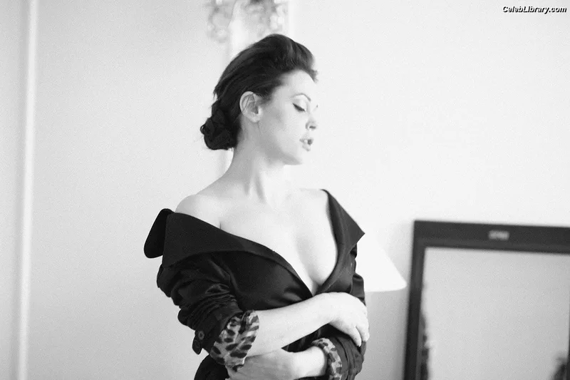 Rose McGowan photo 11 of 218