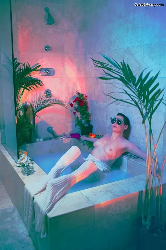 Rose McGowan photo 6 of 218