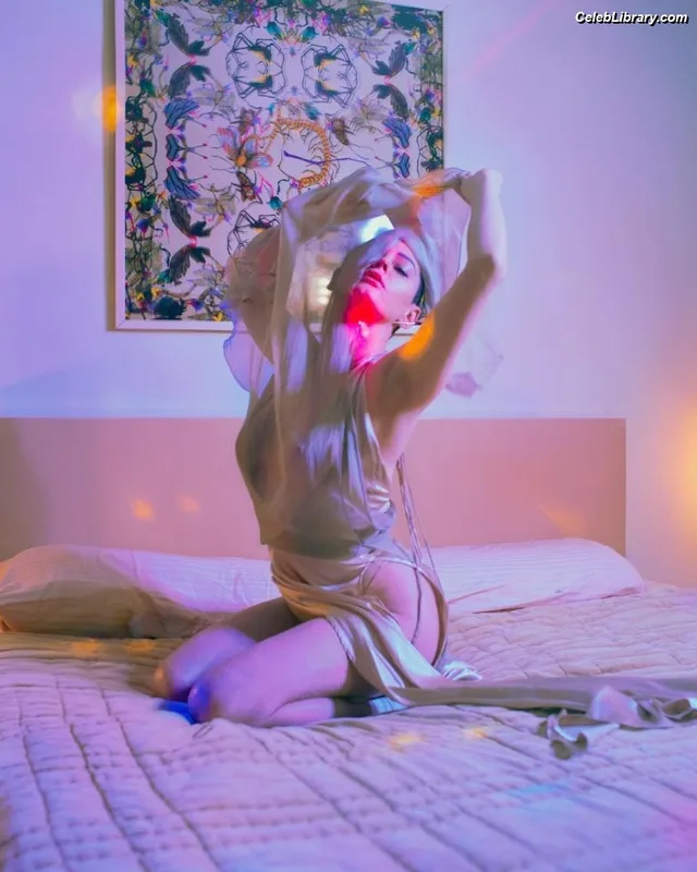 Rose McGowan photo 9 of 218