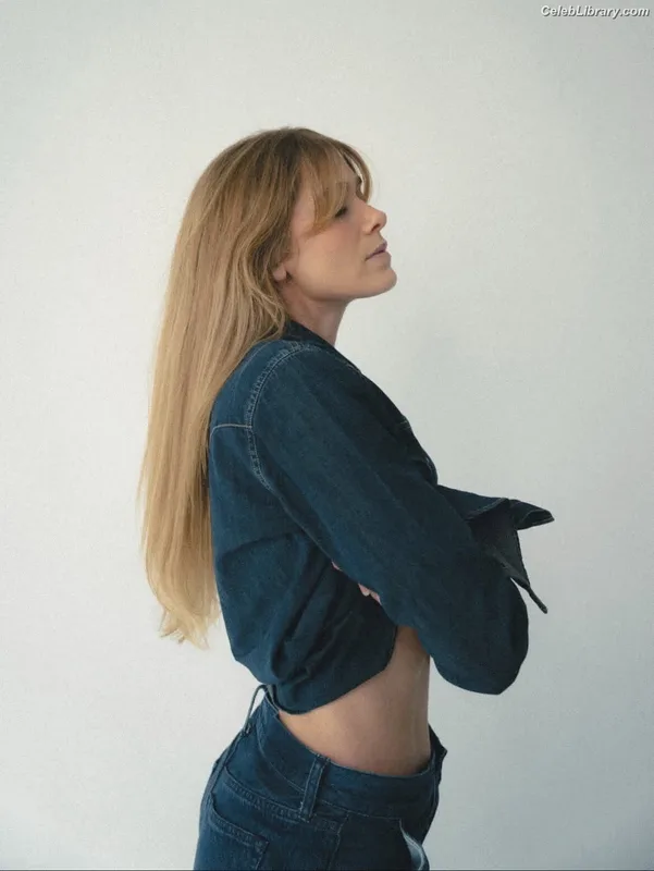Rose Reid photo 5 of 6