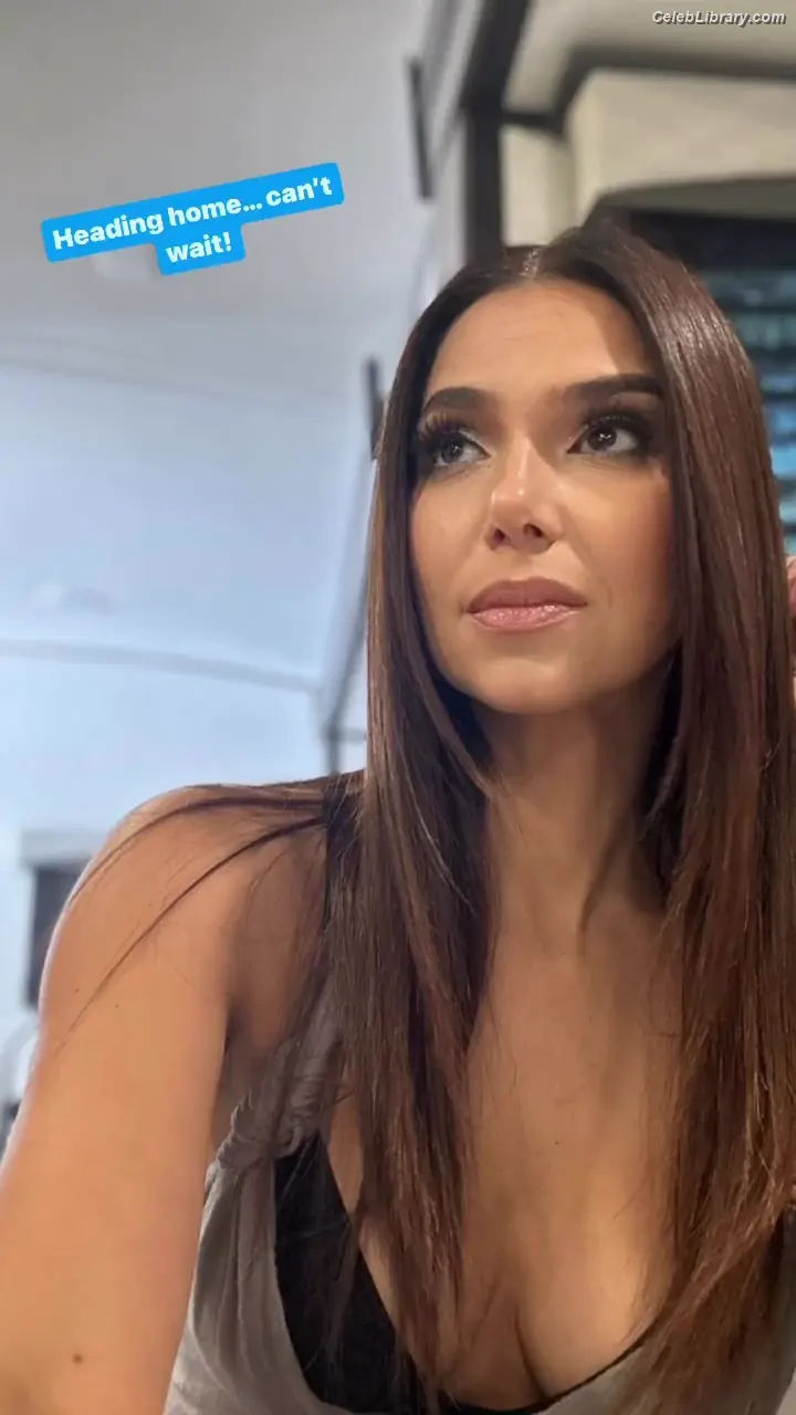 Roselyn Sanchez photo 20 of 164