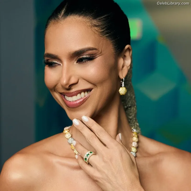 Roselyn Sanchez photo 4 of 161