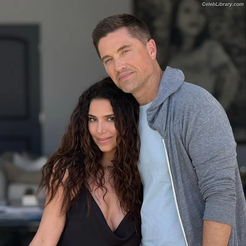 Roselyn Sanchez photo 16 of 161