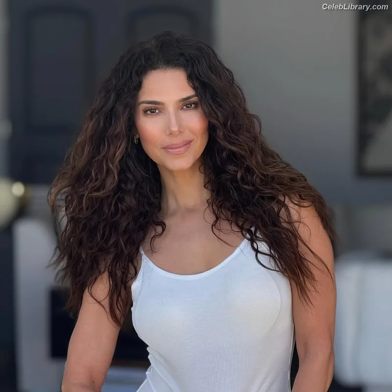 Roselyn Sanchez photo 23 of 161