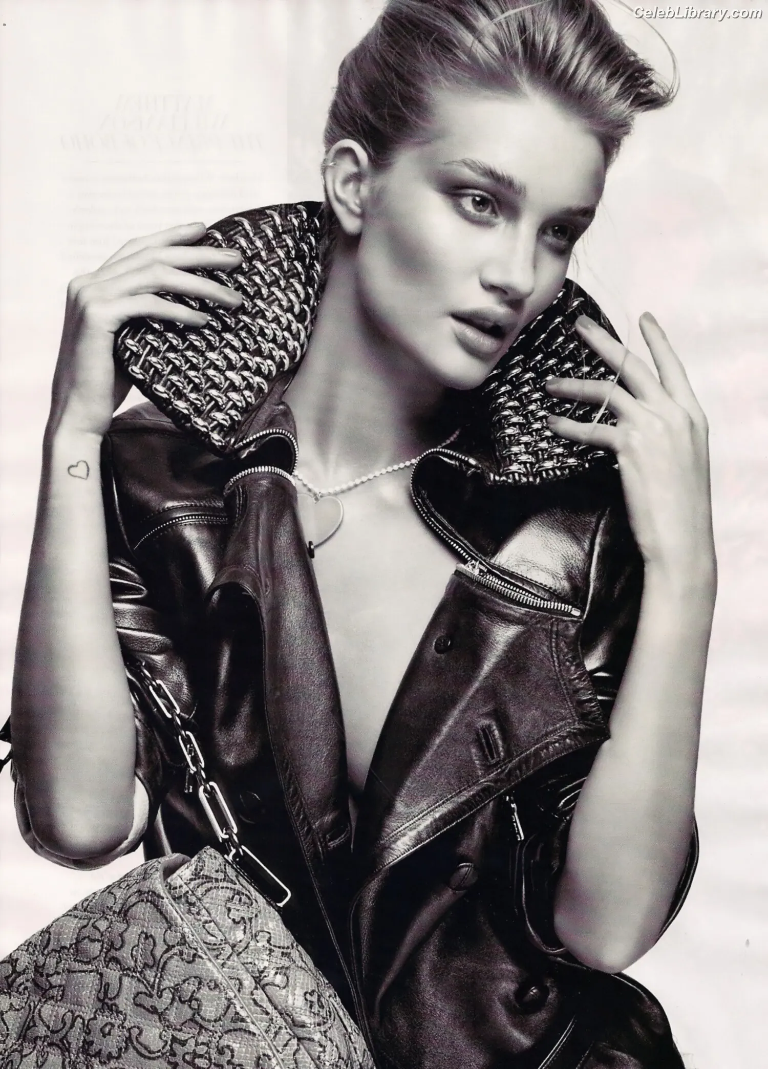 Rosie Huntington-Whiteley photo 4 of 847