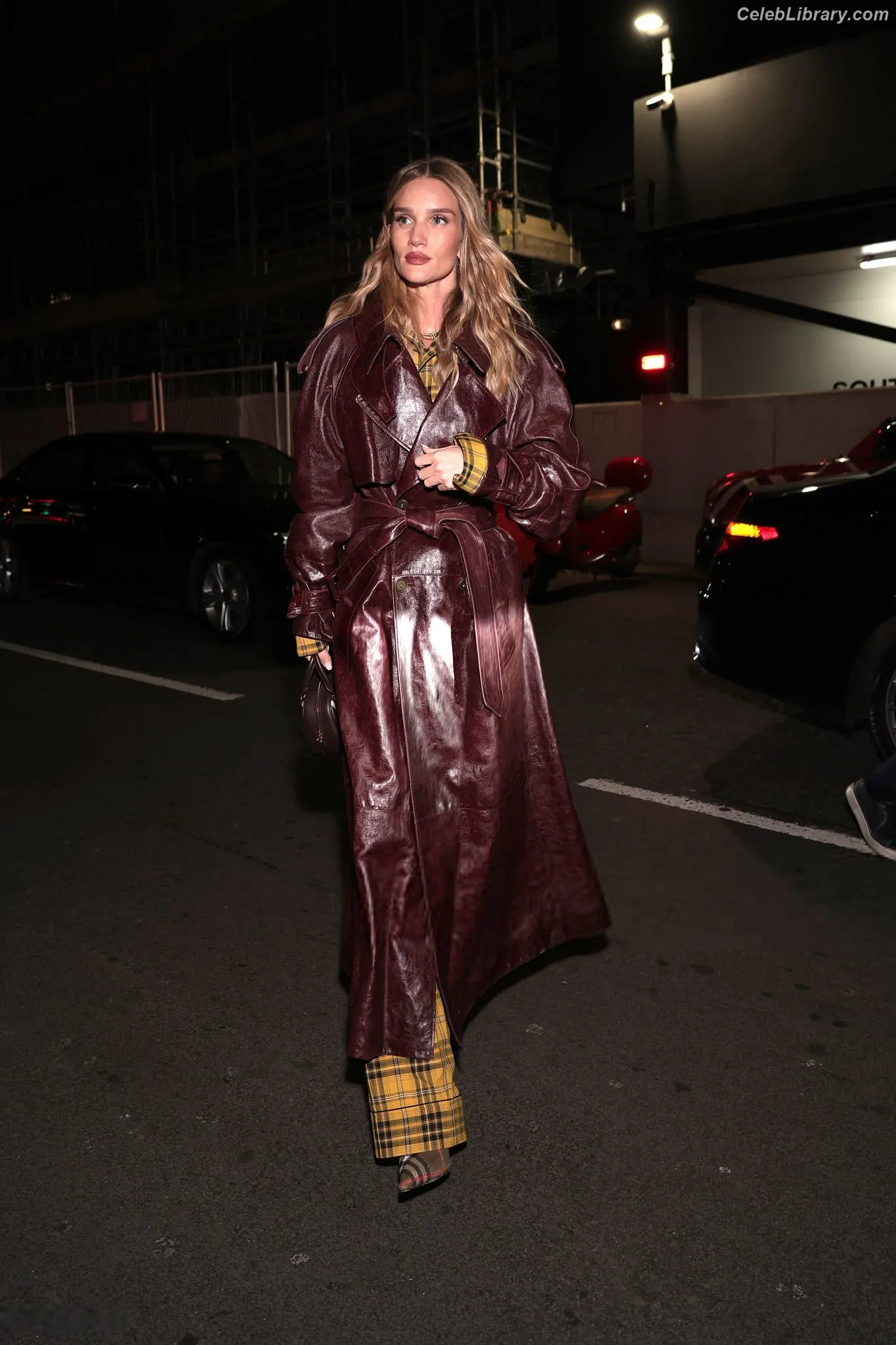 Rosie Huntington-Whiteley photo 8 of 847