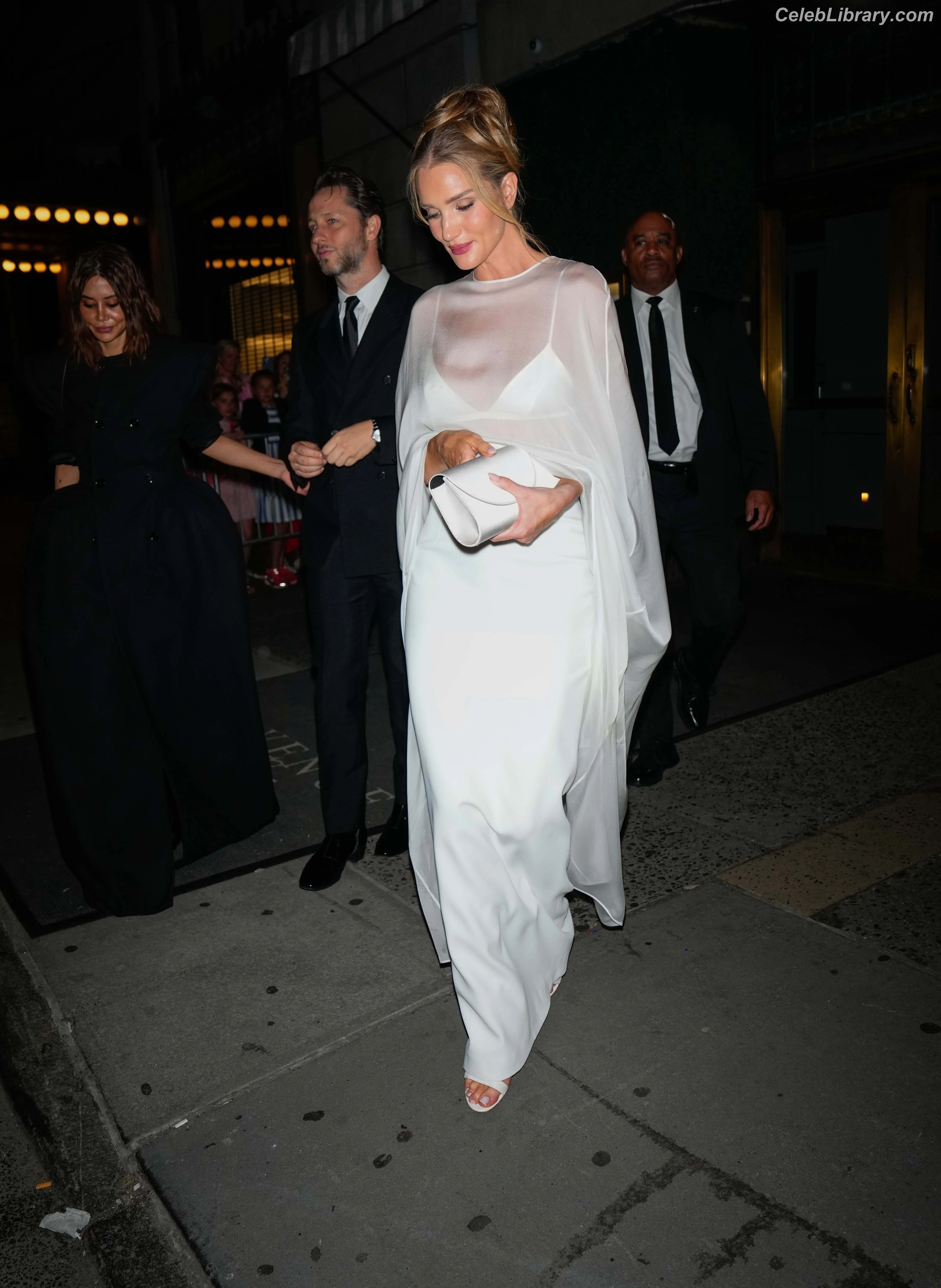Rosie Huntington-Whiteley photo 13 of 847