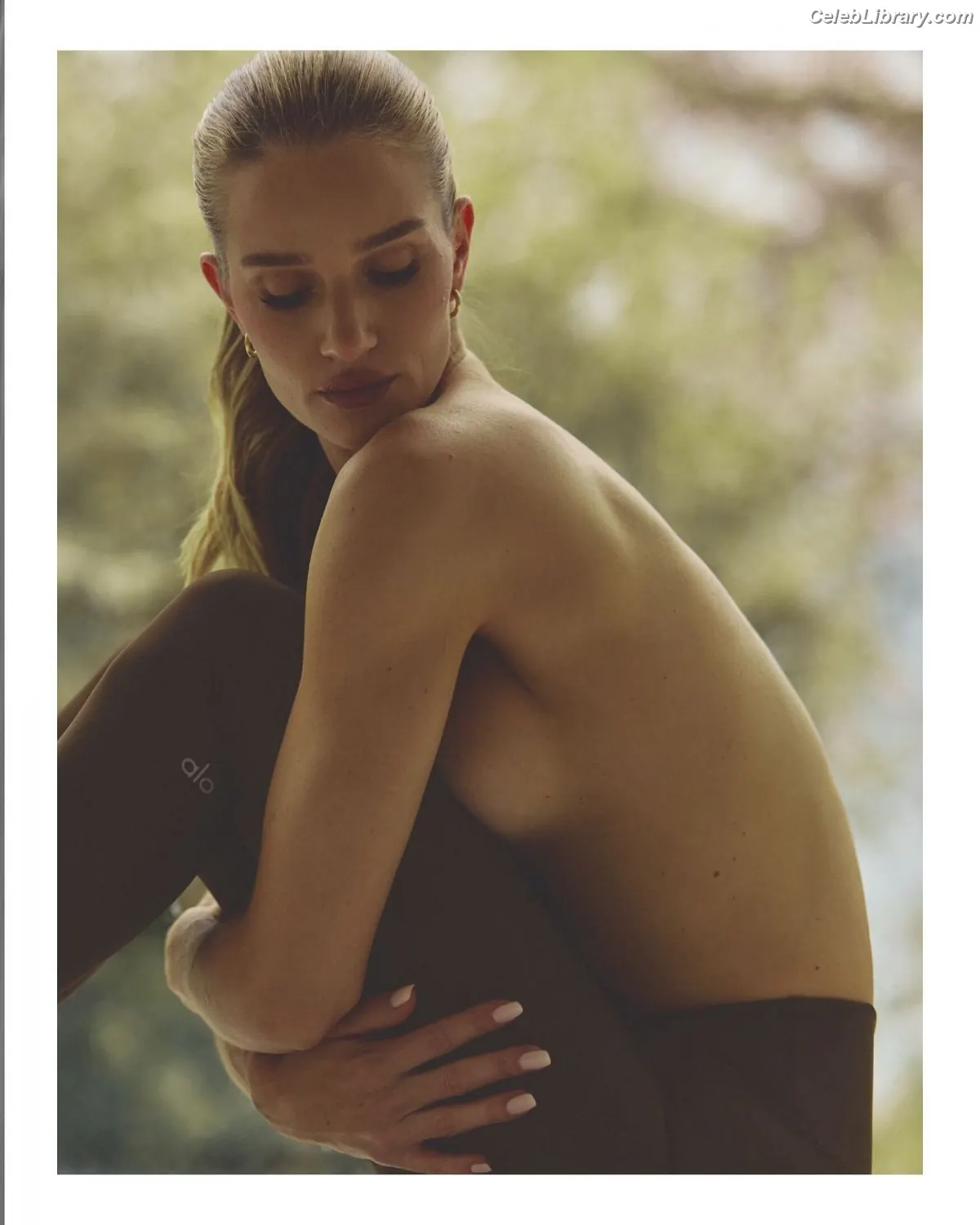 Rosie Huntington-Whiteley photo 24 of 847