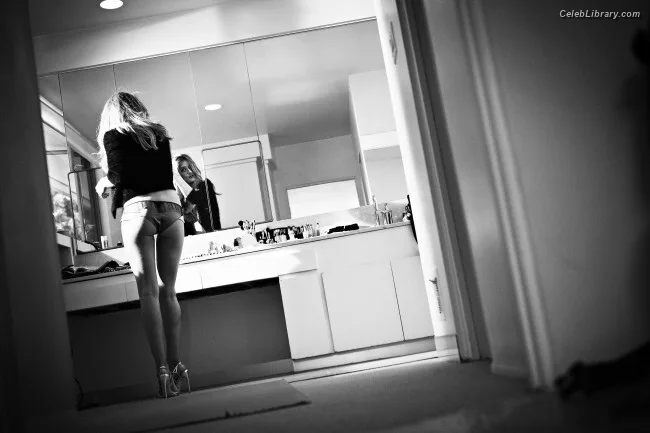 Rosie Huntington-Whiteley photo 3 of 846
