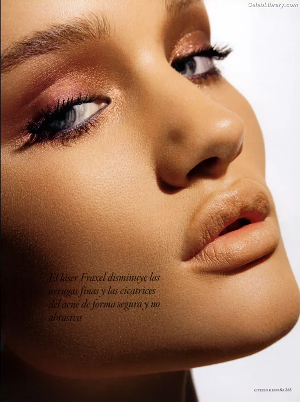 Rosie Huntington-Whiteley photo 10 of 846
