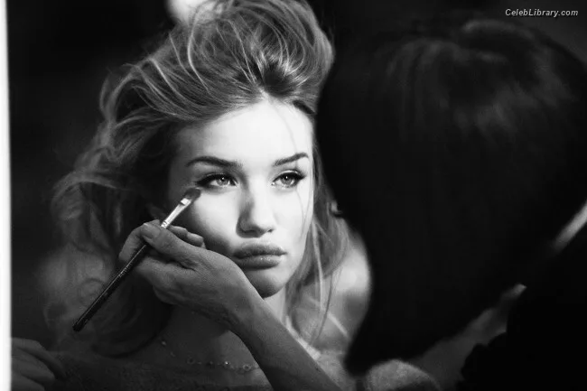 Rosie Huntington-Whiteley photo 17 of 846