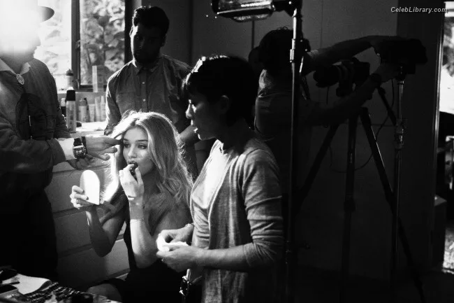 Rosie Huntington-Whiteley photo 18 of 846