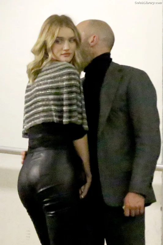 Rosie Huntington-Whiteley photo 6 of 846