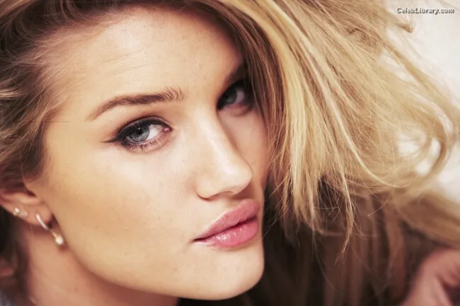 Rosie Huntington-Whiteley photo 18 of 846