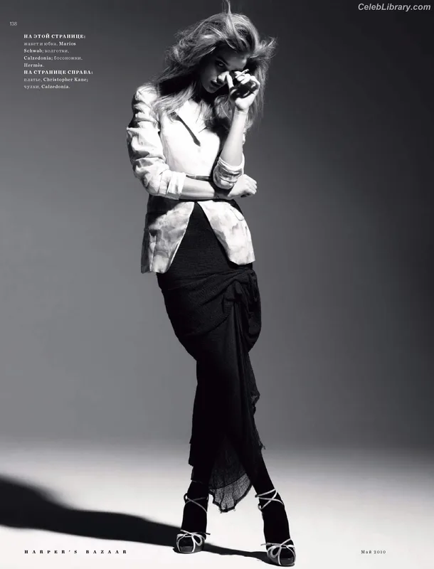 Rosie Huntington-Whiteley photo 23 of 846