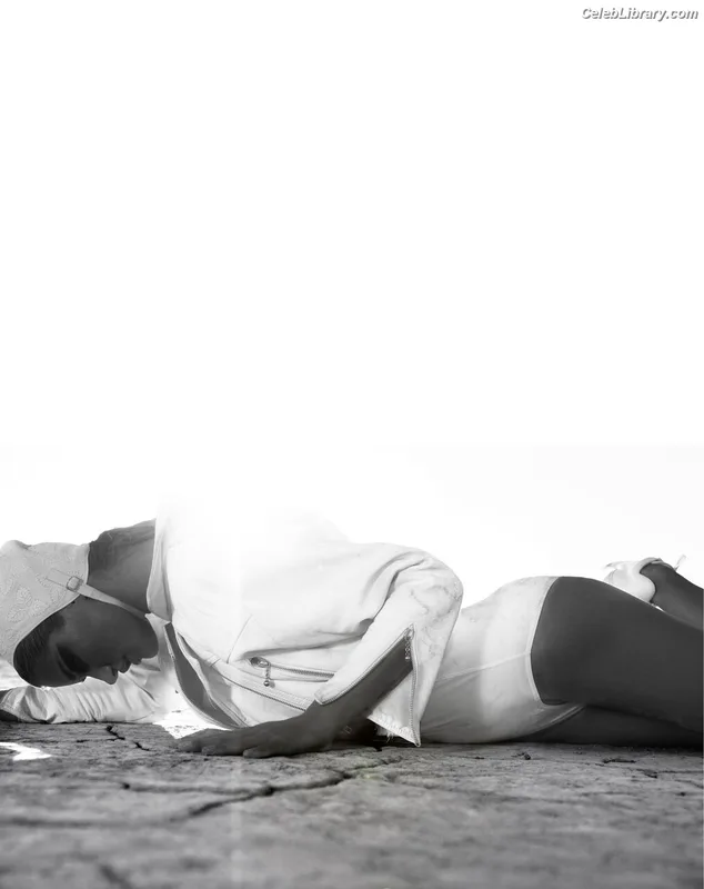 Rosie Huntington-Whiteley photo 14 of 846