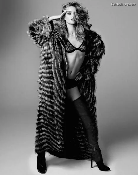 Rosie Huntington-Whiteley photo 5 of 846