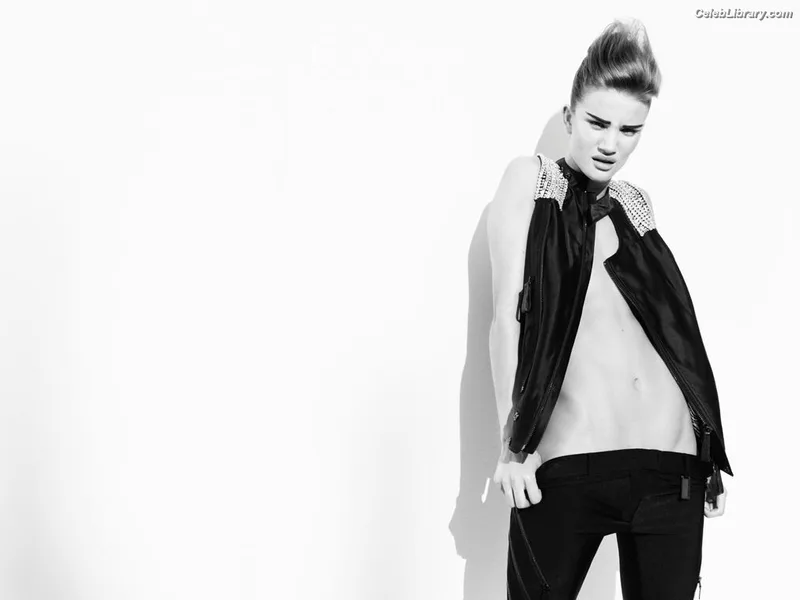 Rosie Huntington-Whiteley photo 23 of 846