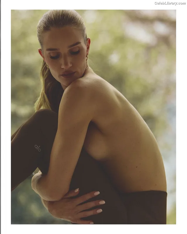 Rosie Huntington-Whiteley photo 22 of 846