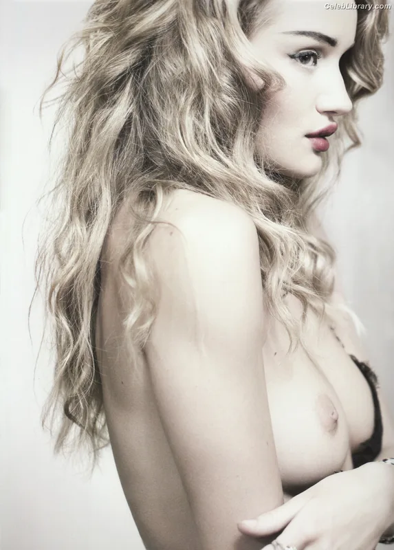 Rosie Huntington-Whiteley photo 24 of 846