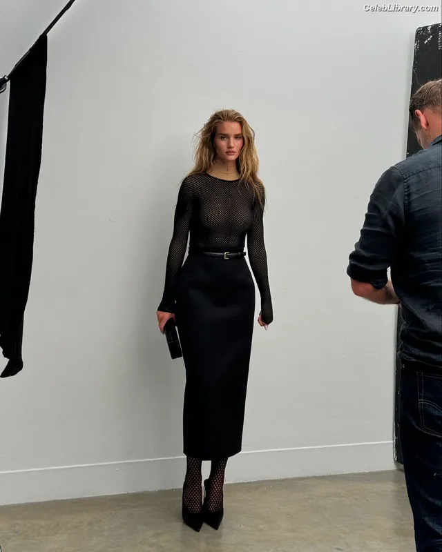 Rosie Huntington-Whiteley photo 11 of 846