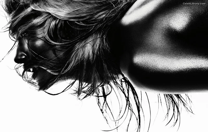 Rosie Huntington-Whiteley photo 4 of 846