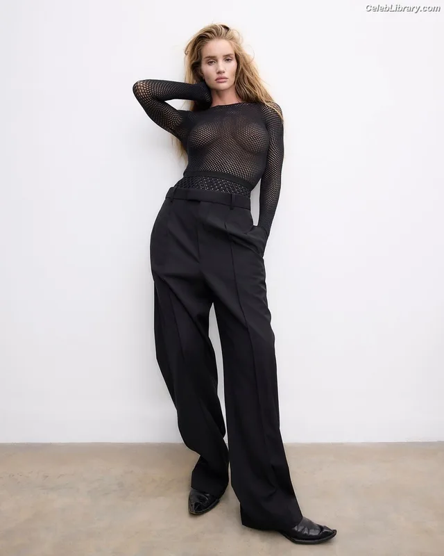 Rosie Huntington-Whiteley photo 3 of 846