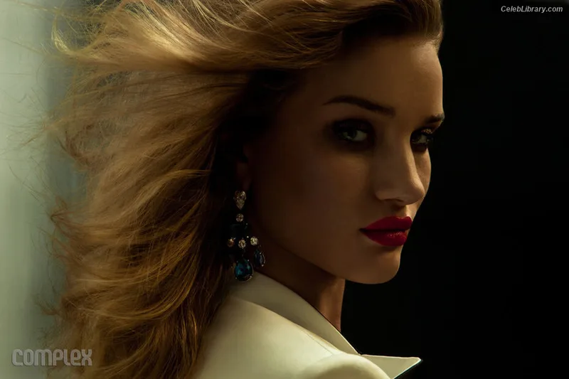 Rosie Huntington-Whiteley photo 19 of 846