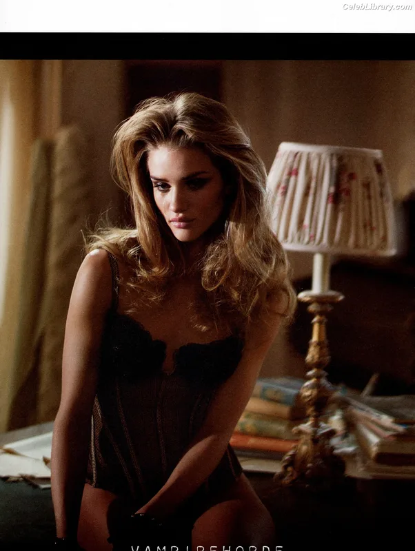 Rosie Huntington-Whiteley photo 5 of 846