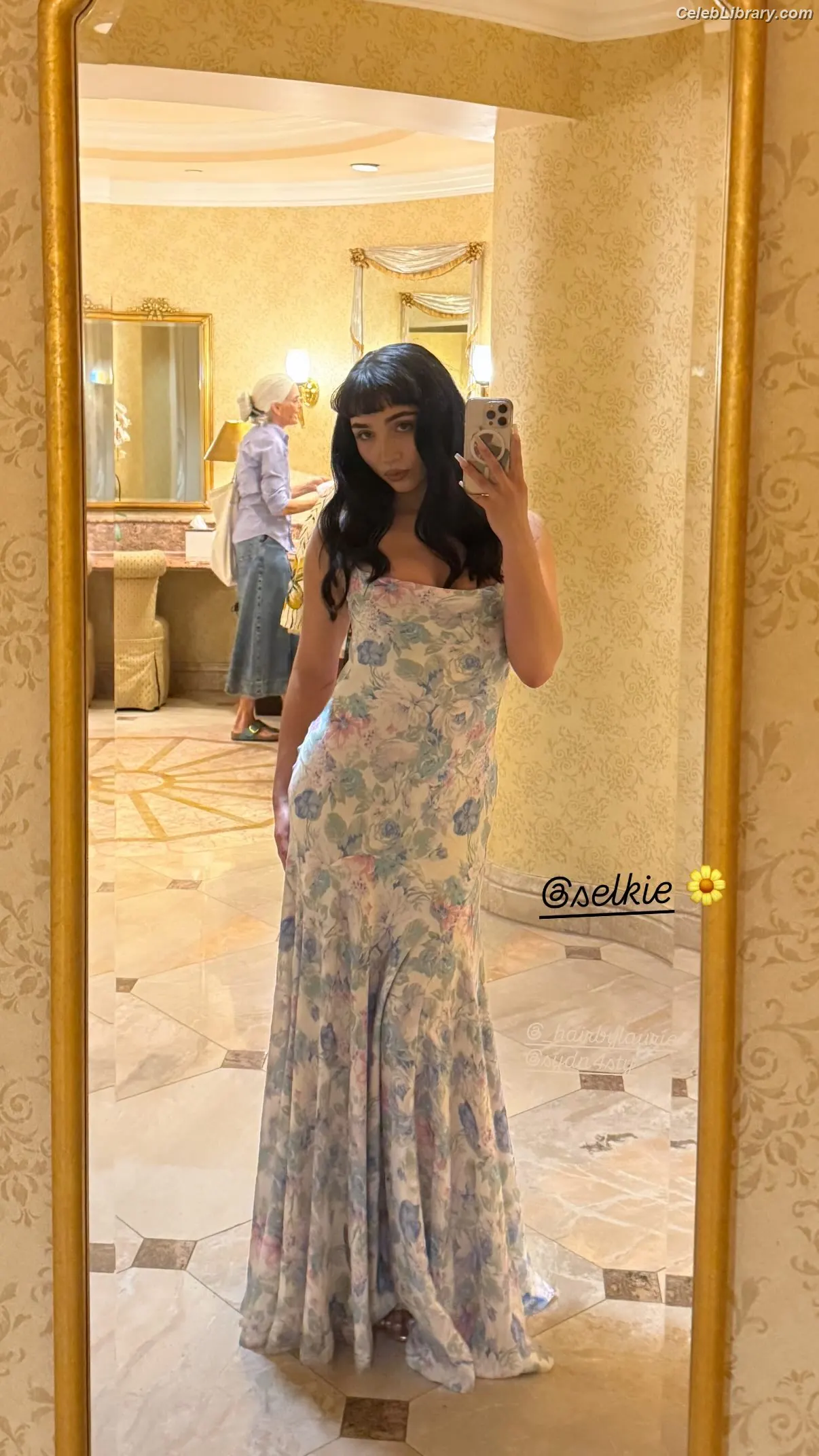 Rowan Blanchard photo 10 of 752