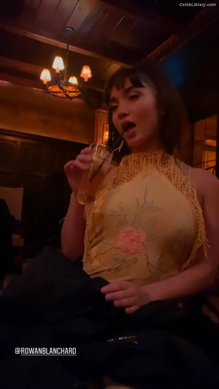 Rowan Blanchard photo 8 of 752
