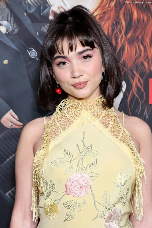 Rowan Blanchard photo 2 of 753