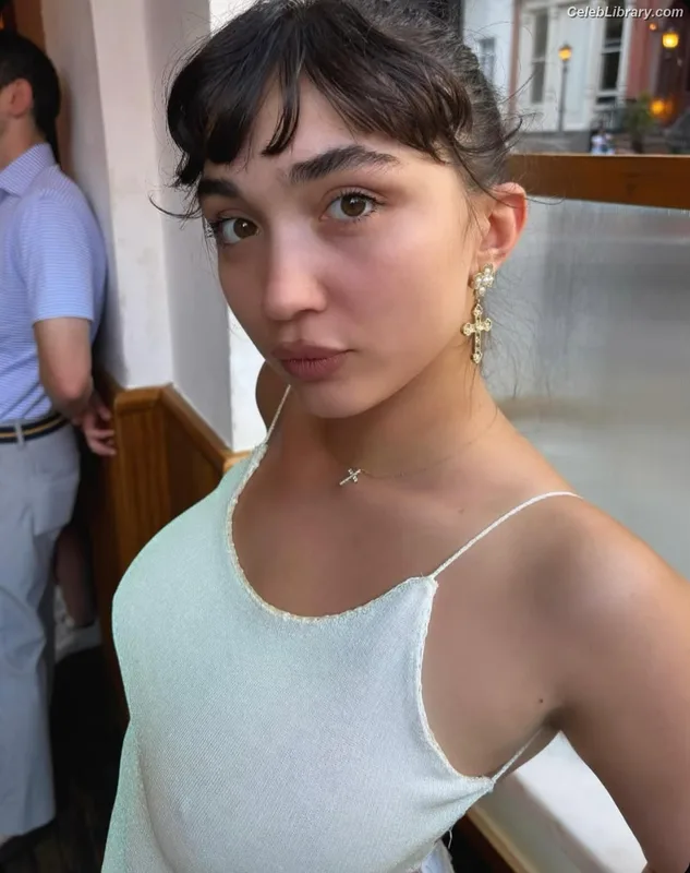 Rowan Blanchard photo 7 of 753