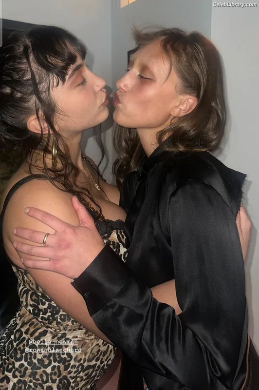 Rowan Blanchard photo 17 of 753