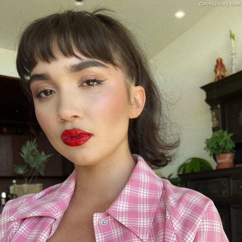 Rowan Blanchard photo 11 of 753