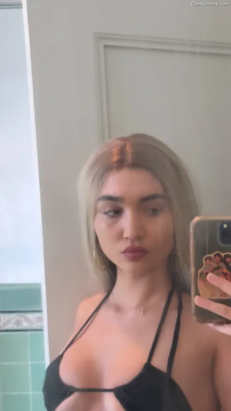 Rowan Blanchard photo 15 of 753
