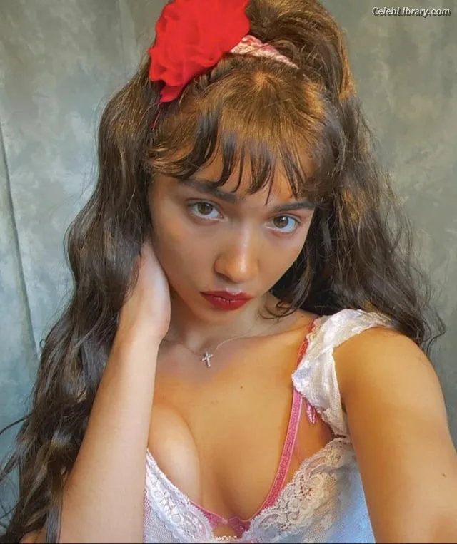 Rowan Blanchard photo 21 of 753