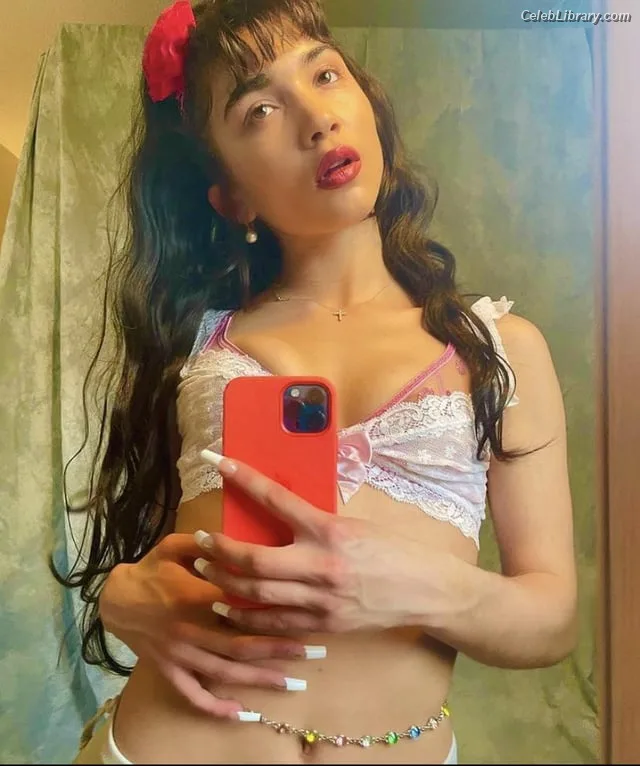 Rowan Blanchard photo 22 of 753